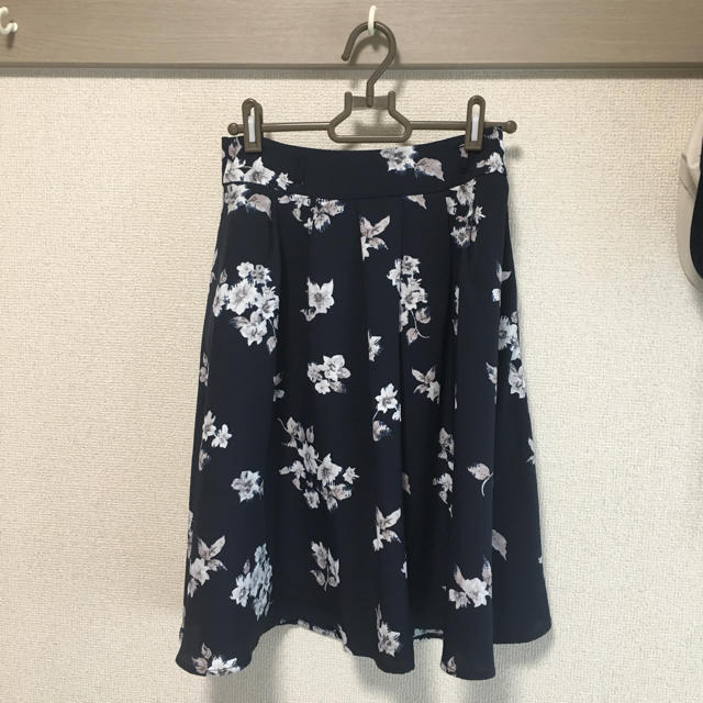 HONEYS(ハニーズ)の花柄スカート レディースのスカート(ひざ丈スカート)の商品写真