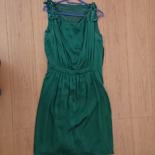 アナイ(ANAYI)の【 最終値下げ 】深いグリーンのシルクドレス(ミディアムドレス)
