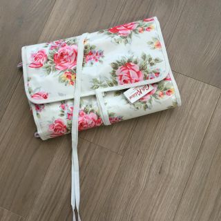 キャスキッドソン(Cath Kidston)の【新品、未使用、タグ付き】キャスキッドソン トラベルポーチ(ポーチ)