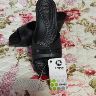 クロックス(crocs)の新品! 未使用　クロックス　ササリー　/　ウェッジソール　サンダル(サンダル)