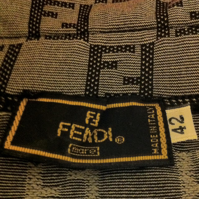 FENDI(フェンディ)のFENDIゴルフ向け半袖シャツ未使用SM レディースのトップス(シャツ/ブラウス(半袖/袖なし))の商品写真