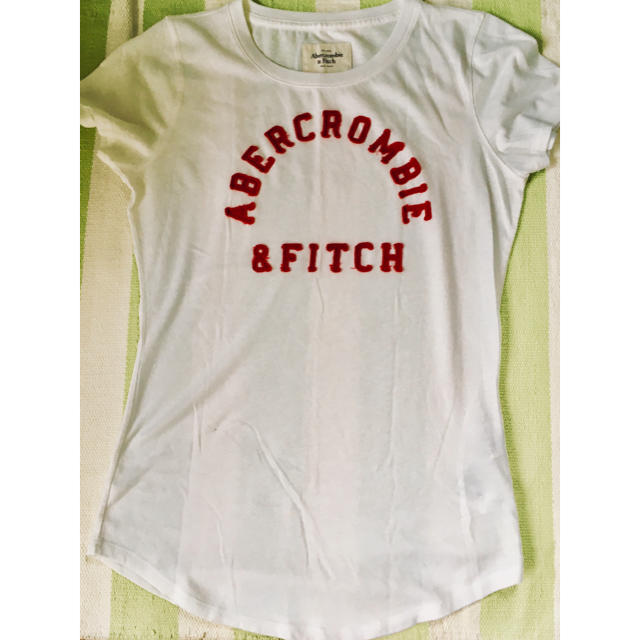 Abercrombie&Fitch(アバクロンビーアンドフィッチ)のアバクロ Tシャツ レディースのトップス(Tシャツ(半袖/袖なし))の商品写真