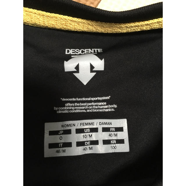 DESCENTE(デサント)のMOVE SPORT 黒 レディースのトップス(Tシャツ(半袖/袖なし))の商品写真