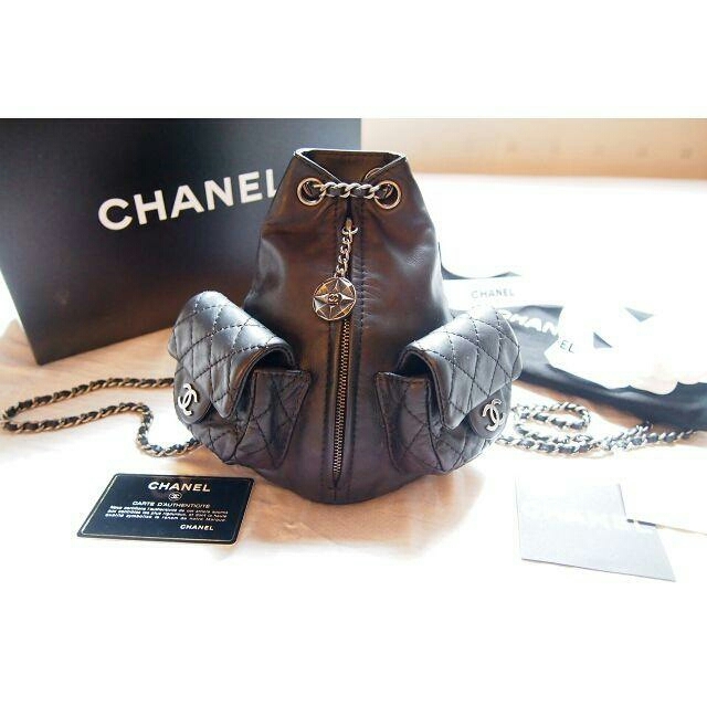 ☆レア　シャネル　CHANEL　黒　ミニ　ﾘｭｯｸ　チェーン　ｼﾙﾊﾞｰ☆