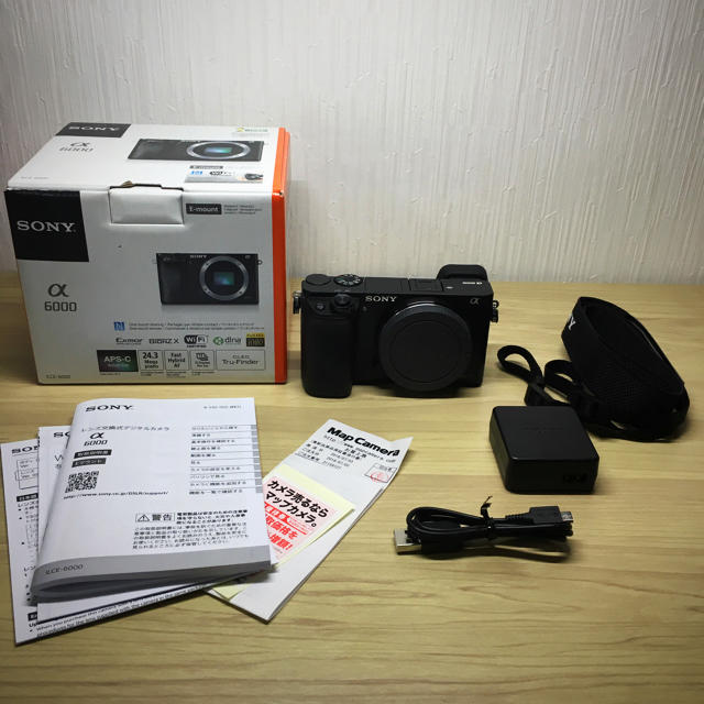 カメラ【品】SONY α6000 高速AF 軽量APS-C 付属品全て、保証有り