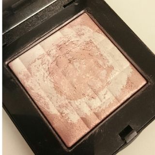 ボビイブラウン(BOBBI BROWN)のボビイブラウン ハイライティング パウダー 01 ピンクグロウ(フェイスカラー)