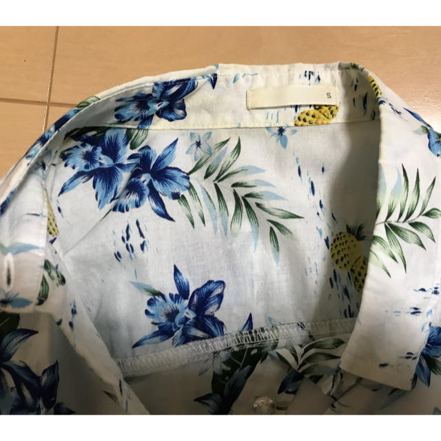 GU(ジーユー)のアロハシャツ レディースのトップス(シャツ/ブラウス(半袖/袖なし))の商品写真