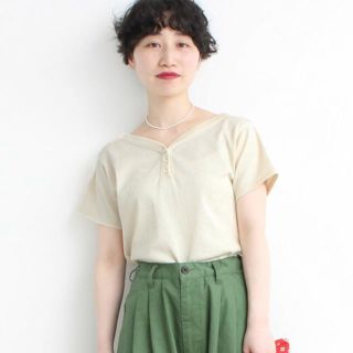 ドットアンドストライプスチャイルドウーマン(Dot&Stripes CHILDWOMAN)のchild woman バスクテレコ飾りボタン半袖プルオーバー(カットソー(半袖/袖なし))