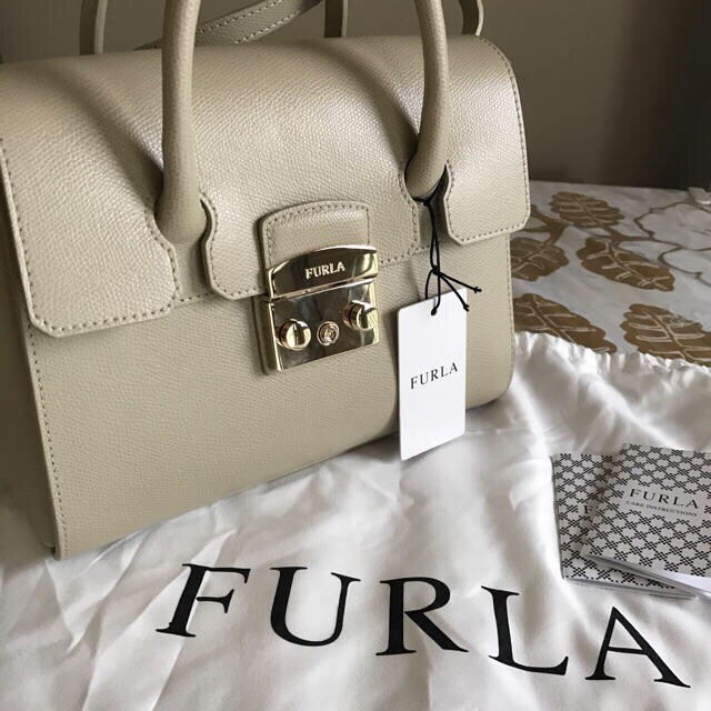 新品 フルラ FURLA ハンドバッグ メトロポリス S サッチェル ムーンストーン