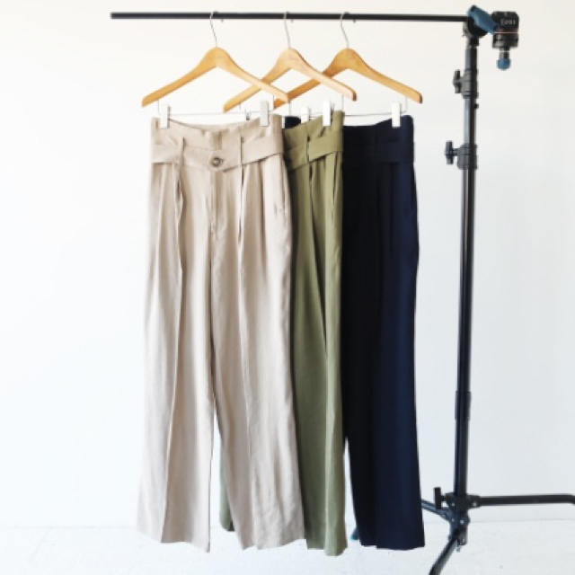 TODAYFUL(トゥデイフル)の【タグ付き新品】Tuck Belt Trousers＊todayful レディースのパンツ(クロップドパンツ)の商品写真