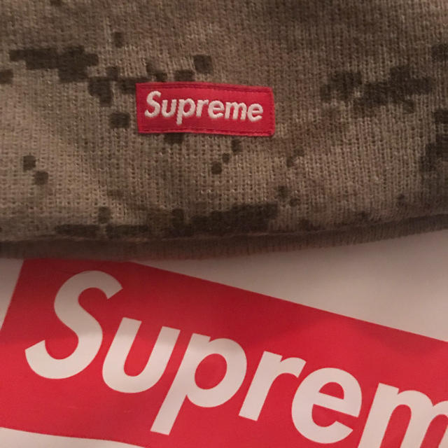 Supreme(シュプリーム)のシュプリーム  迷彩ニット帽 メンズの帽子(ニット帽/ビーニー)の商品写真