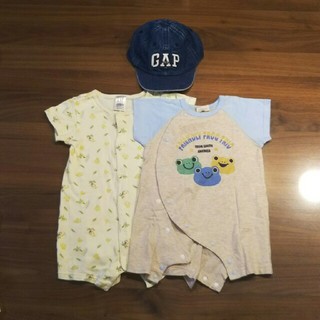 ベビーギャップ(babyGAP)の夏用 ロンパースとGAPの帽子(ロンパース)