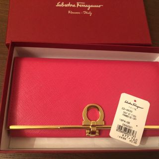 サルヴァトーレフェラガモ(Salvatore Ferragamo)のフェラガモ    長財布  ピンク(財布)