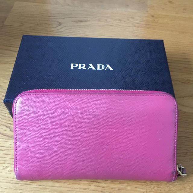 PRADA(プラダ)のプラダ 財布 値下げ レディースのファッション小物(財布)の商品写真