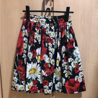 ドルチェアンドガッバーナ(DOLCE&GABBANA)のドルチェ&ガッバーナ 花柄スカート♡(ひざ丈スカート)