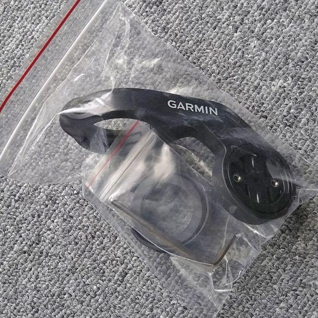 GARMIN(ガーミン)の【新品未使用】GARMIN ガーミン 純正アウトフロントマウント スポーツ/アウトドアの自転車(パーツ)の商品写真