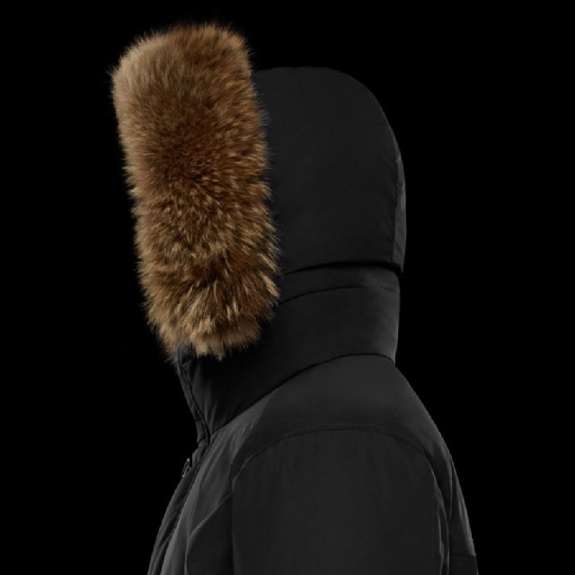 MONCLER(モンクレール)の購入者様決定済 MONCLER リバー ダウン コート 新品同様 メンズのジャケット/アウター(モッズコート)の商品写真