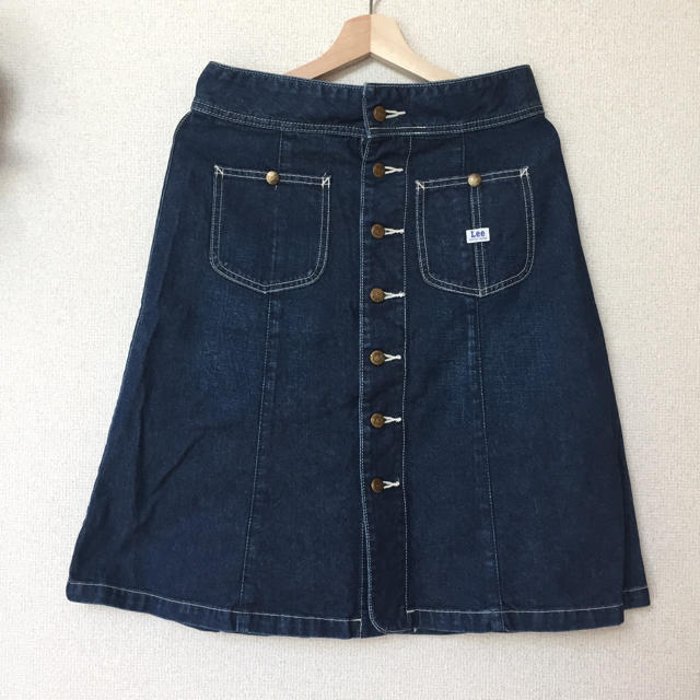 Lee(リー)のLee❤️フロントボタン台形デニムスカート レディースのスカート(ひざ丈スカート)の商品写真