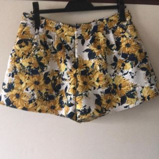 ジルスチュアート(JILLSTUART)のジル★花柄ショーパン(ショートパンツ)