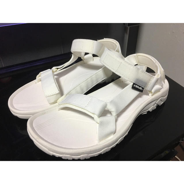 Teva(テバ)のテバ 試し履きのみ ハリケーン サンダルメンズ27白teva9 メンズの靴/シューズ(サンダル)の商品写真