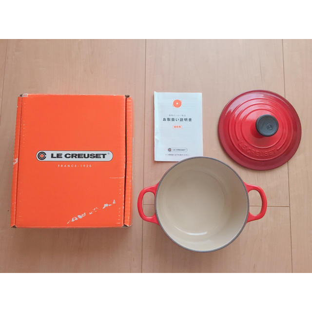 LE CREUSET(ルクルーゼ)のル・クルーゼ ココットロンド 16 インテリア/住まい/日用品のキッチン/食器(鍋/フライパン)の商品写真