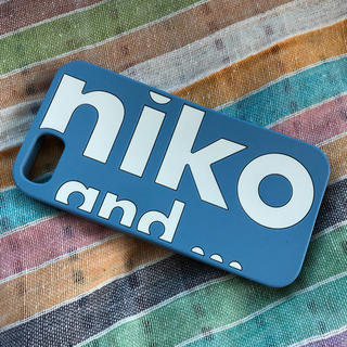 ニコアンド(niko and...)のiPhoneケース(iPhoneケース)