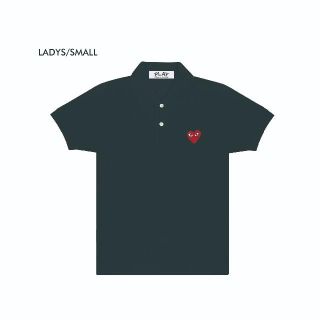 コムデギャルソン(COMME des GARCONS)のPLAY コムデギャルソンレディース 赤ハートポロシャツBK/S(ポロシャツ)