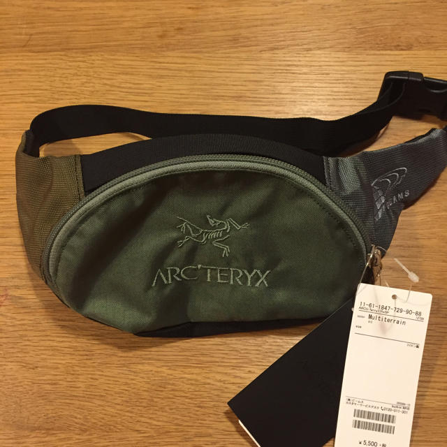 ARC'TERYX(アークテリクス)の新品未使用 アークテリクス アーバンファニー メンズのバッグ(ボディーバッグ)の商品写真