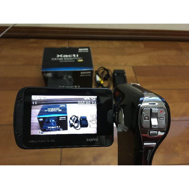 SANYO(サンヨー)の【送料込】SANYO  防水ビデオカメラ　Xacti DMX-CA100 スマホ/家電/カメラのカメラ(ビデオカメラ)の商品写真