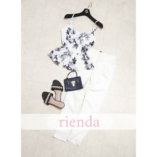 リエンダ(rienda)のrienda ホワイトパンツ フラワーペプラムキャミ セット(セット/コーデ)