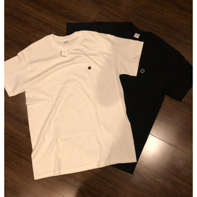 UNDEFEATED(アンディフィーテッド)のラジオ様専用  Undefeated ワンポイントロゴTシャツ Mサイズ メンズのトップス(Tシャツ/カットソー(半袖/袖なし))の商品写真
