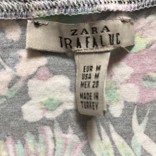 ZARA(ザラ)のZARAボタニカル柄Tシャツ レディースのトップス(Tシャツ(半袖/袖なし))の商品写真