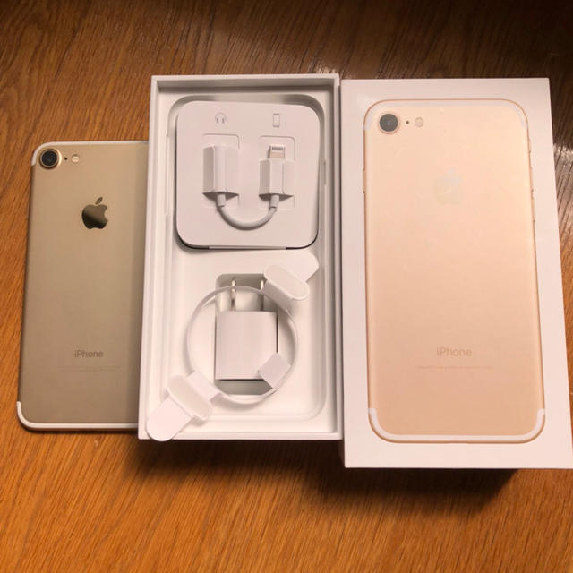 海外ブランド Apple iPhone 7 256GB 黒 極美品 SIMフリー 残債ナシ