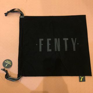 プーマ(PUMA)の新品、タグ付き‼︎ FENTY PUMA by Rihanna シューケース(スニーカー)