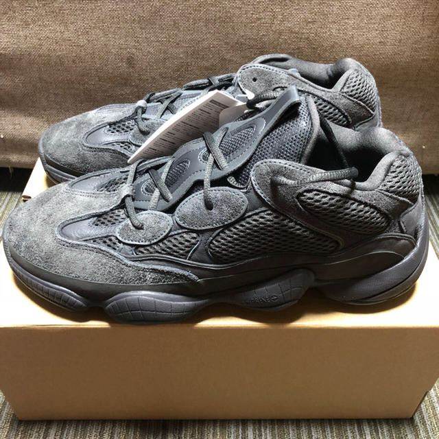 adidas yeezy 500のサムネイル