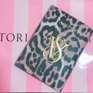 ヴィクトリアズシークレット(Victoria's Secret)の新品♡パスポートケース♡(旅行用品)