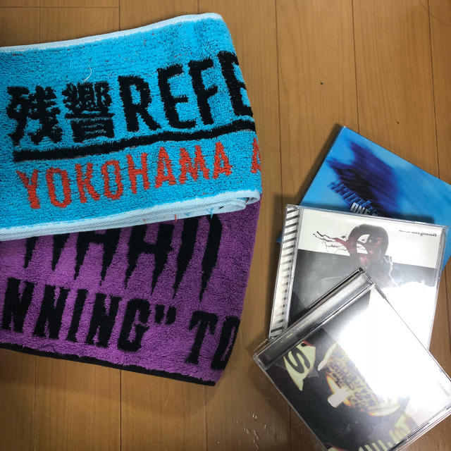 ONE OK ROCK(ワンオクロック)のONE OK ROCK CD ツアーグッズセット エンタメ/ホビーのタレントグッズ(ミュージシャン)の商品写真