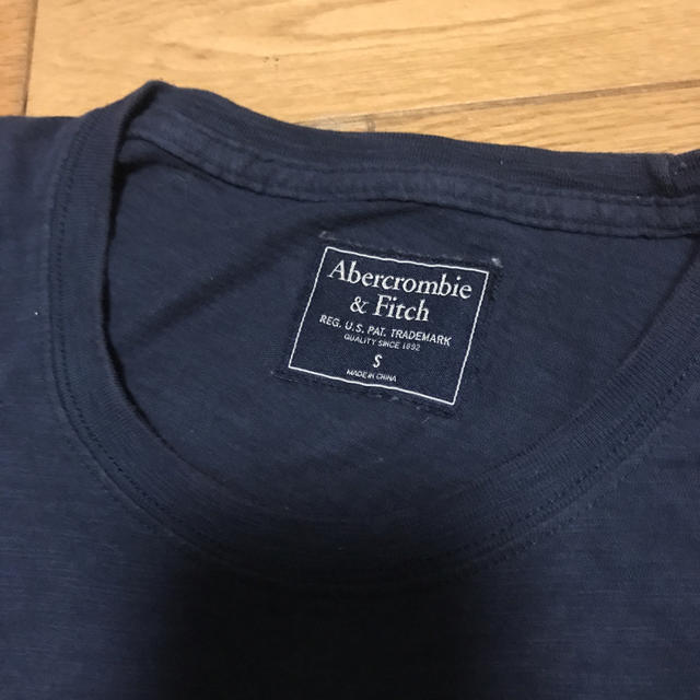 Abercrombie&Fitch(アバクロンビーアンドフィッチ)のabercrombie&fitch Tシャツ Sサイズ メンズのトップス(Tシャツ/カットソー(半袖/袖なし))の商品写真