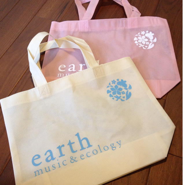 earth music & ecology(アースミュージックアンドエコロジー)のearth m&e ショップバッグ レディースのバッグ(ショップ袋)の商品写真