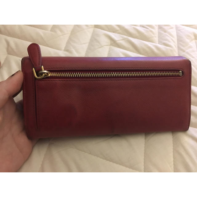 PRADA(プラダ)のプラダ♡真っ赤な長財布！ レディースのファッション小物(財布)の商品写真