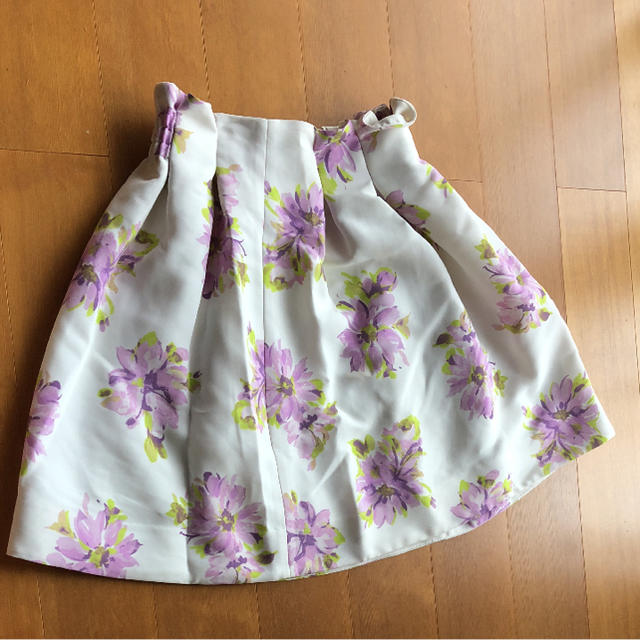 MERCURYDUO(マーキュリーデュオ)のマーキュリーデュオ 花柄スカート レディースのスカート(ミニスカート)の商品写真