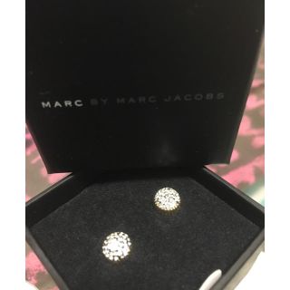 マークバイマークジェイコブス(MARC BY MARC JACOBS)のマークバイマーク マグネットピアス ♡イヤリング(ピアス)