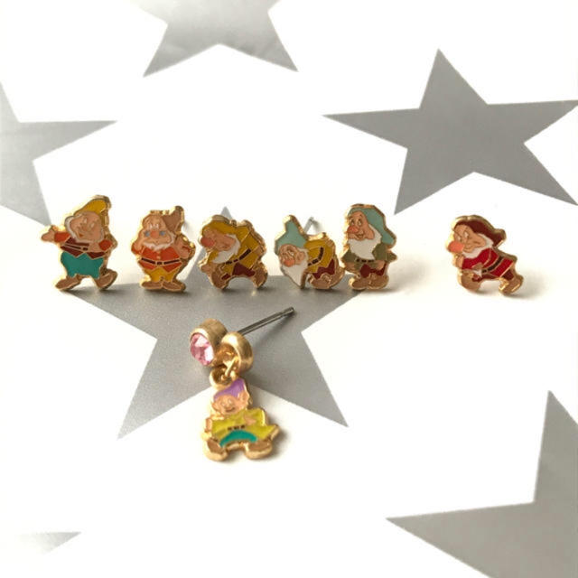 Disney(ディズニー)の白雪姫＊7人の小人ピアス エンタメ/ホビーのおもちゃ/ぬいぐるみ(キャラクターグッズ)の商品写真