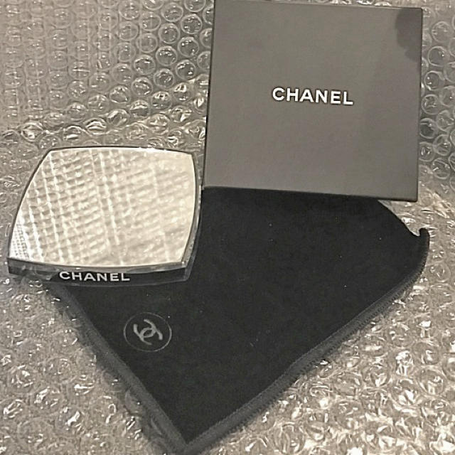 CHANEL(シャネル)のCHANEL化粧品ノベルティー鏡 レディースのファッション小物(ミラー)の商品写真