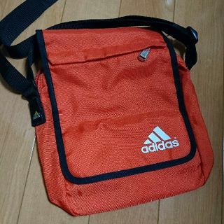 アディダス(adidas)のアディダス　ショルダーバッグ(ショルダーバッグ)