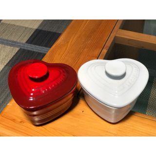 ルクルーゼ(LE CREUSET)のル･クルーゼ ハート ミニココット 赤白セット(食器)