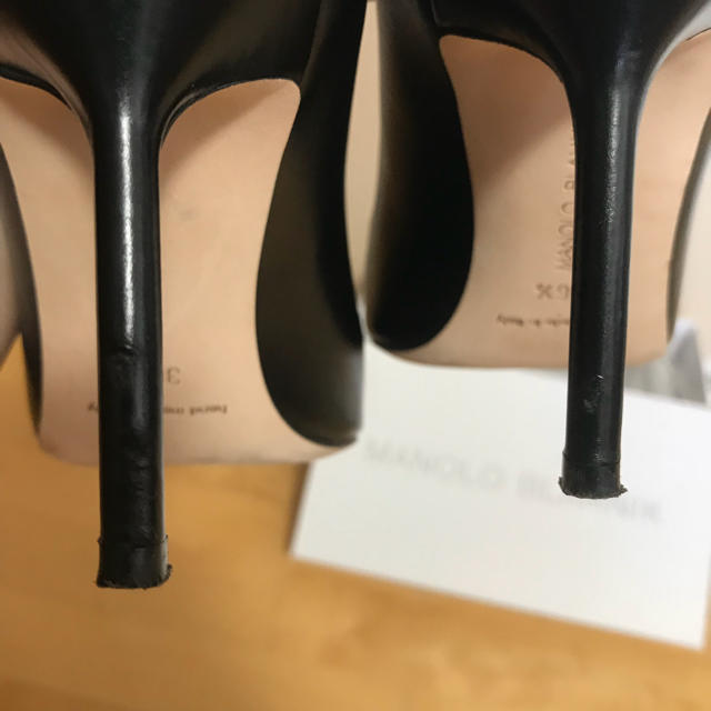 MANOLO BLAHNIK(マノロブラニク)のマノロブラニク黒革9cmヒール36.5 レディースの靴/シューズ(ハイヒール/パンプス)の商品写真