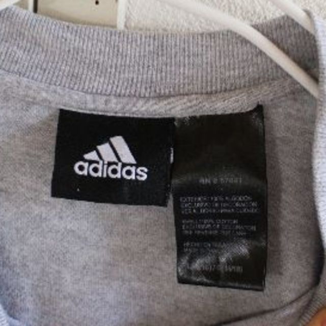 adidas(アディダス)のUS アディダス スリーストライプス gray ロング Tシャツ メンズのトップス(Tシャツ/カットソー(七分/長袖))の商品写真