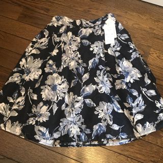 トッコ(tocco)のアリリアーレさま 新品♡toccocloset 花柄スカート(ひざ丈スカート)