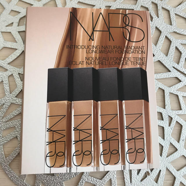 NARS(ナーズ)のNARSナチュラルラディアントロングウェアファンデーション サンプル コスメ/美容のベースメイク/化粧品(ファンデーション)の商品写真